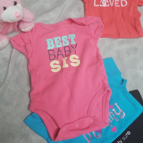 Newborn Shortsleeve Onesies (4 shirts) - Picture 3 of 5